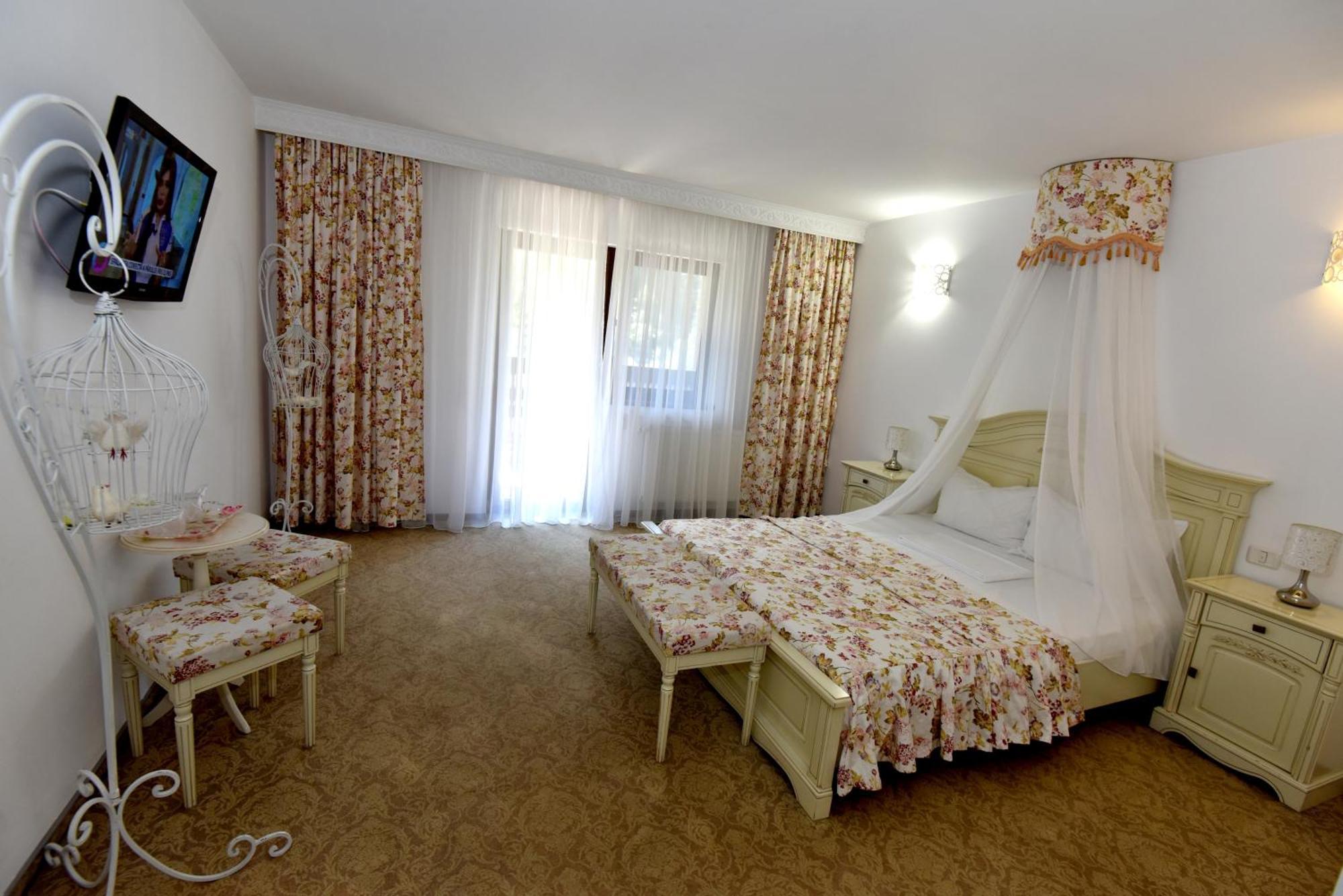 Conac Bavaria Буштени Экстерьер фото